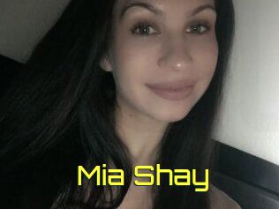 Mia_Shay